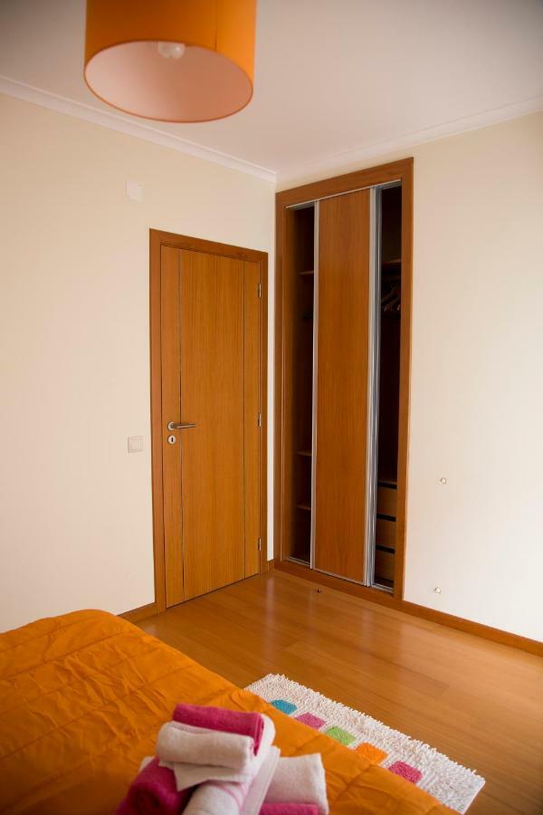 Your Home, Nazare Luaran gambar