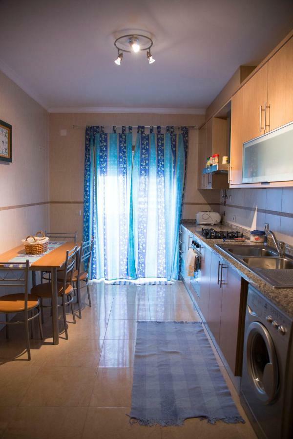Your Home, Nazare Luaran gambar