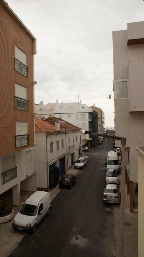 Your Home, Nazare Luaran gambar